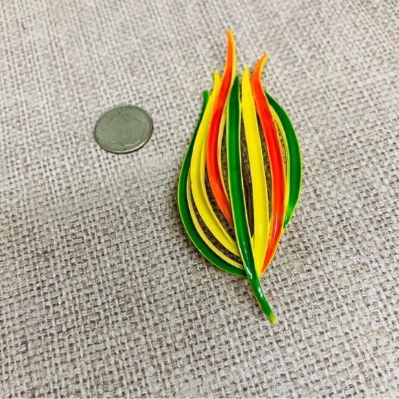 VTG Bright Colors Flower Brooch - Picture 1 of 2